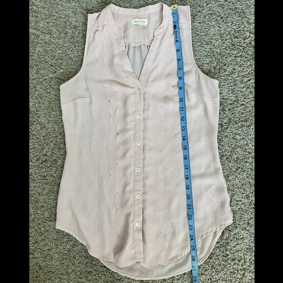 Anthropologie Meadow Rue Scalloped Shell Sleeveless Blouse - Picture 4 of 4